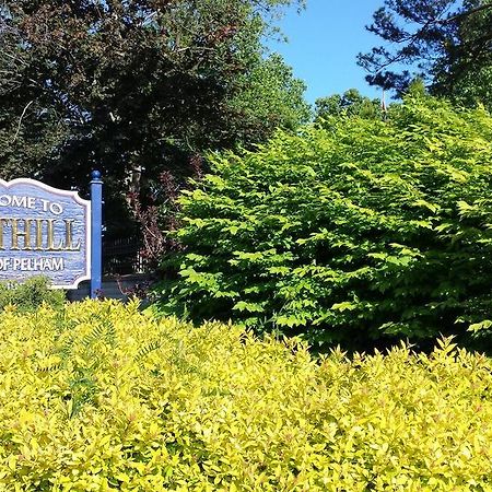 Hipwell'S Motel Fonthill Экстерьер фото