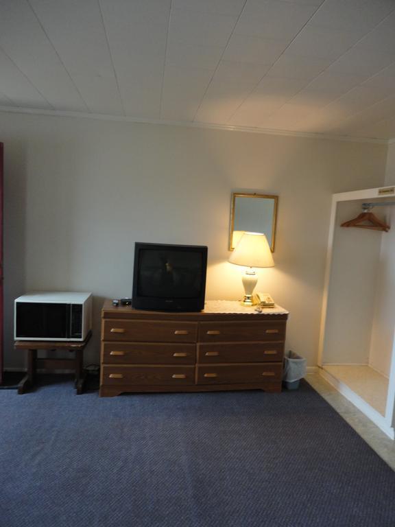 Hipwell'S Motel Fonthill Экстерьер фото