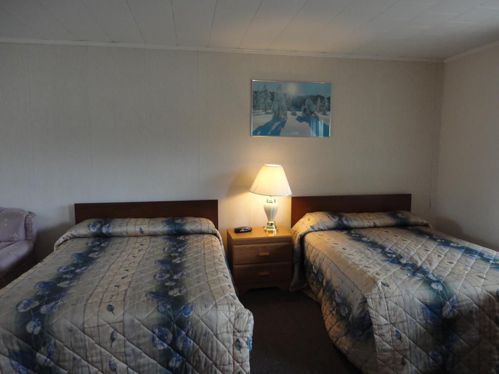 Hipwell'S Motel Fonthill Номер фото