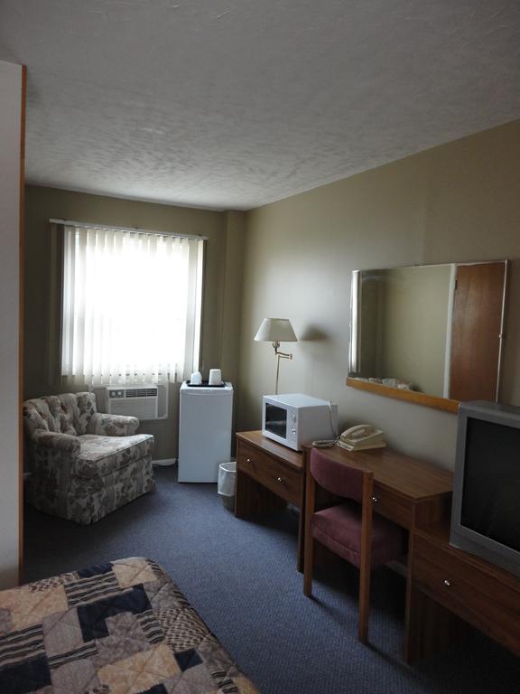 Hipwell'S Motel Fonthill Экстерьер фото