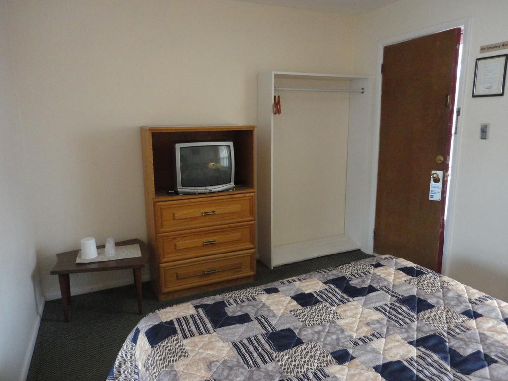 Hipwell'S Motel Fonthill Номер фото