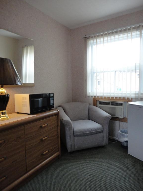 Hipwell'S Motel Fonthill Экстерьер фото